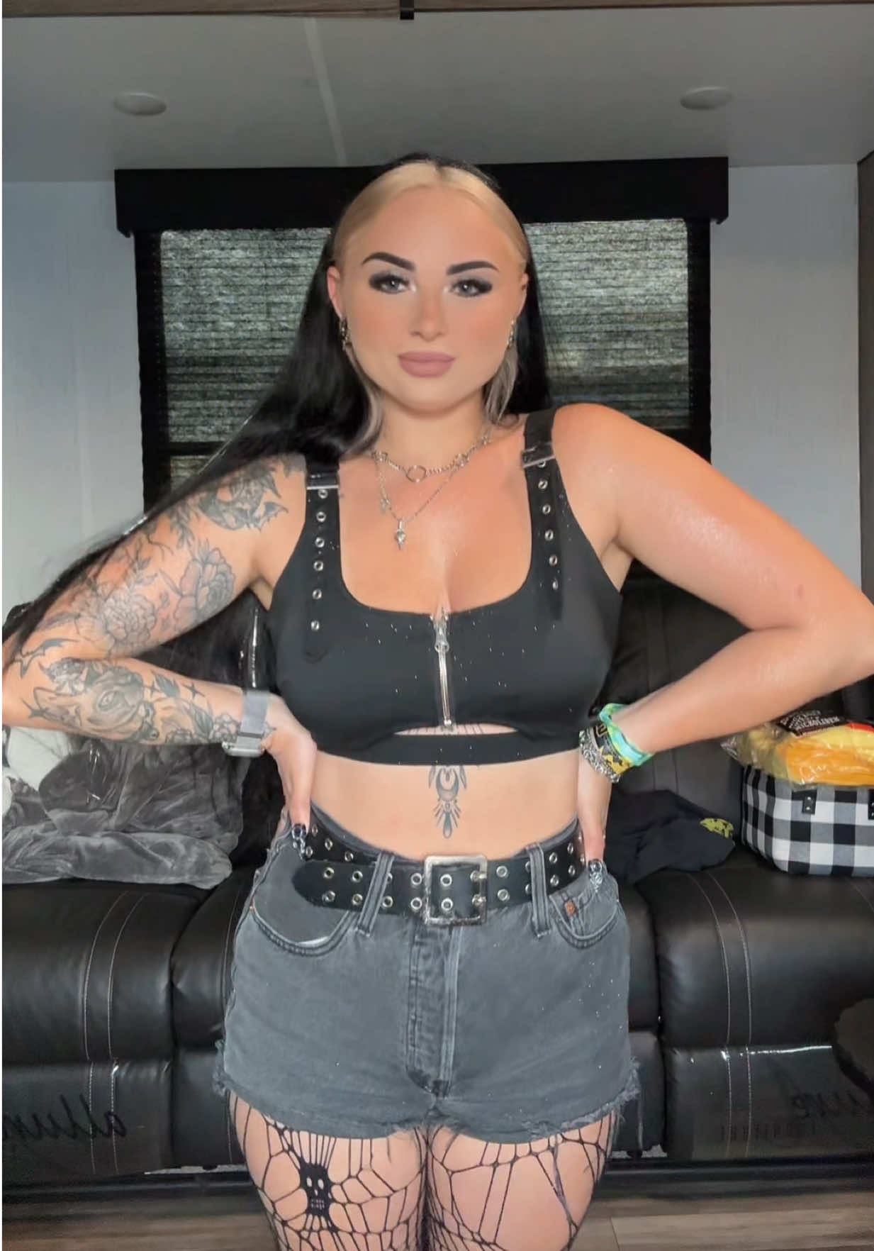 @Tara | Alt Fashion Inspo 🖤⛓️