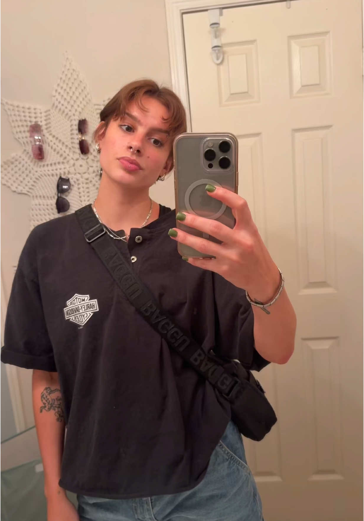 @uahdvashd