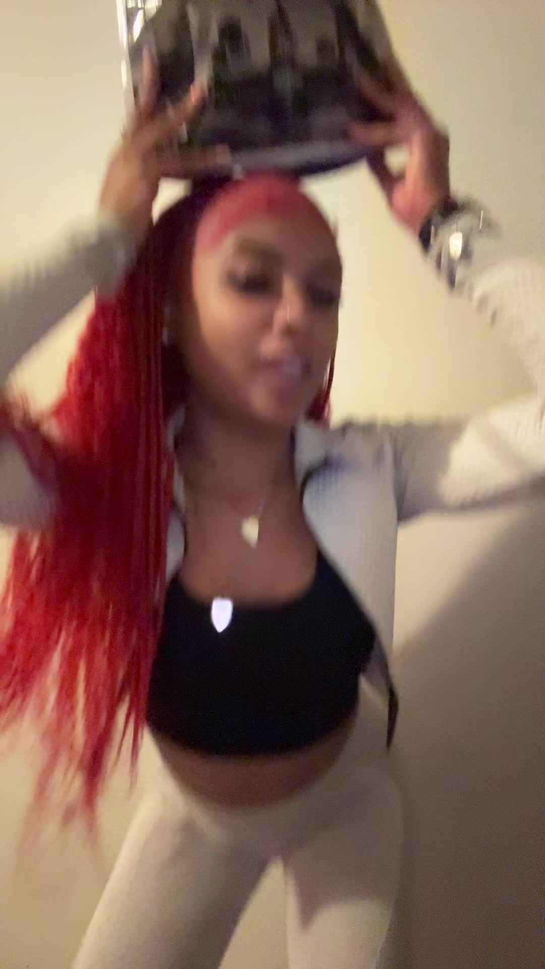 @TayAhna