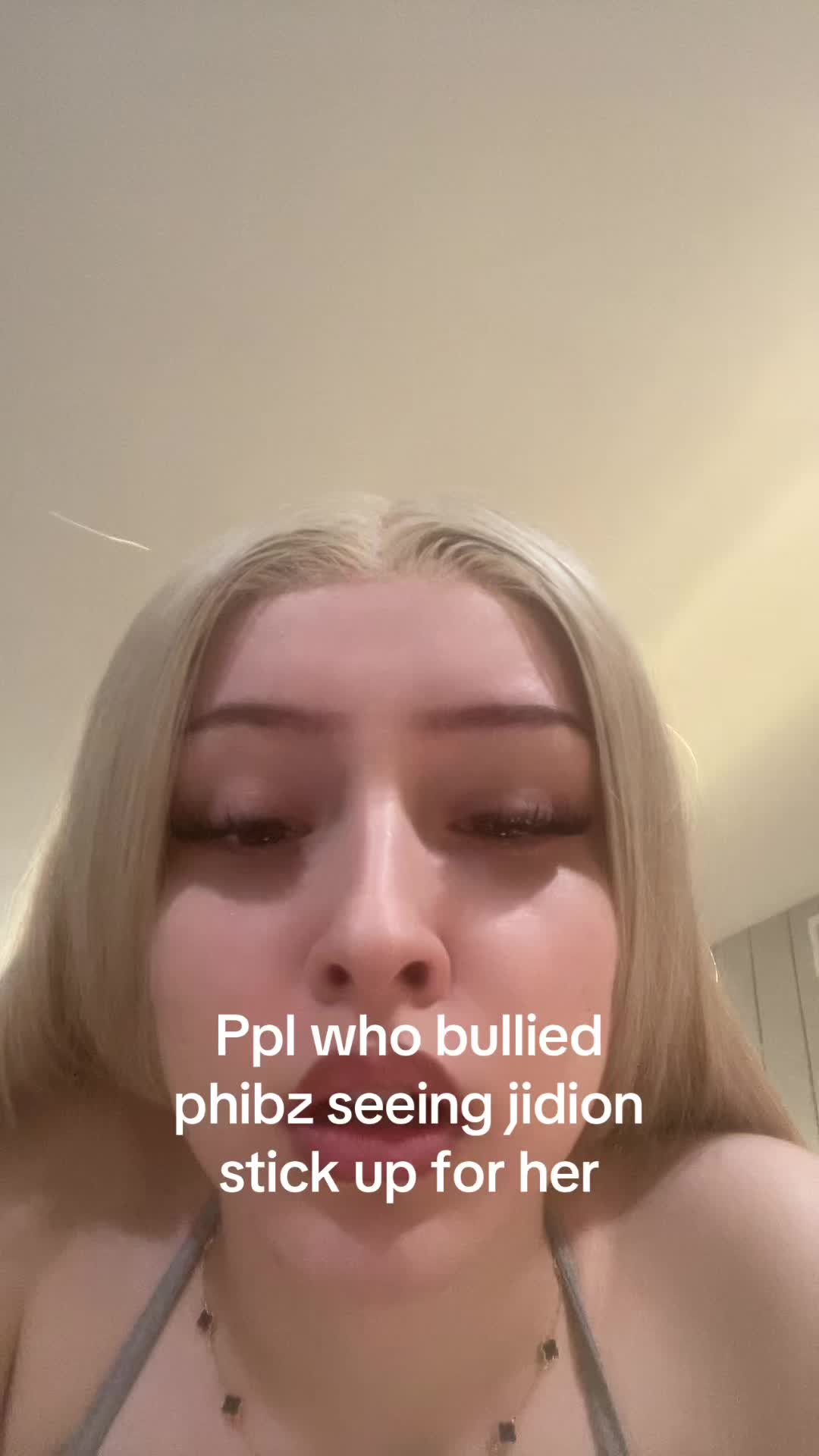 @Cruxlla