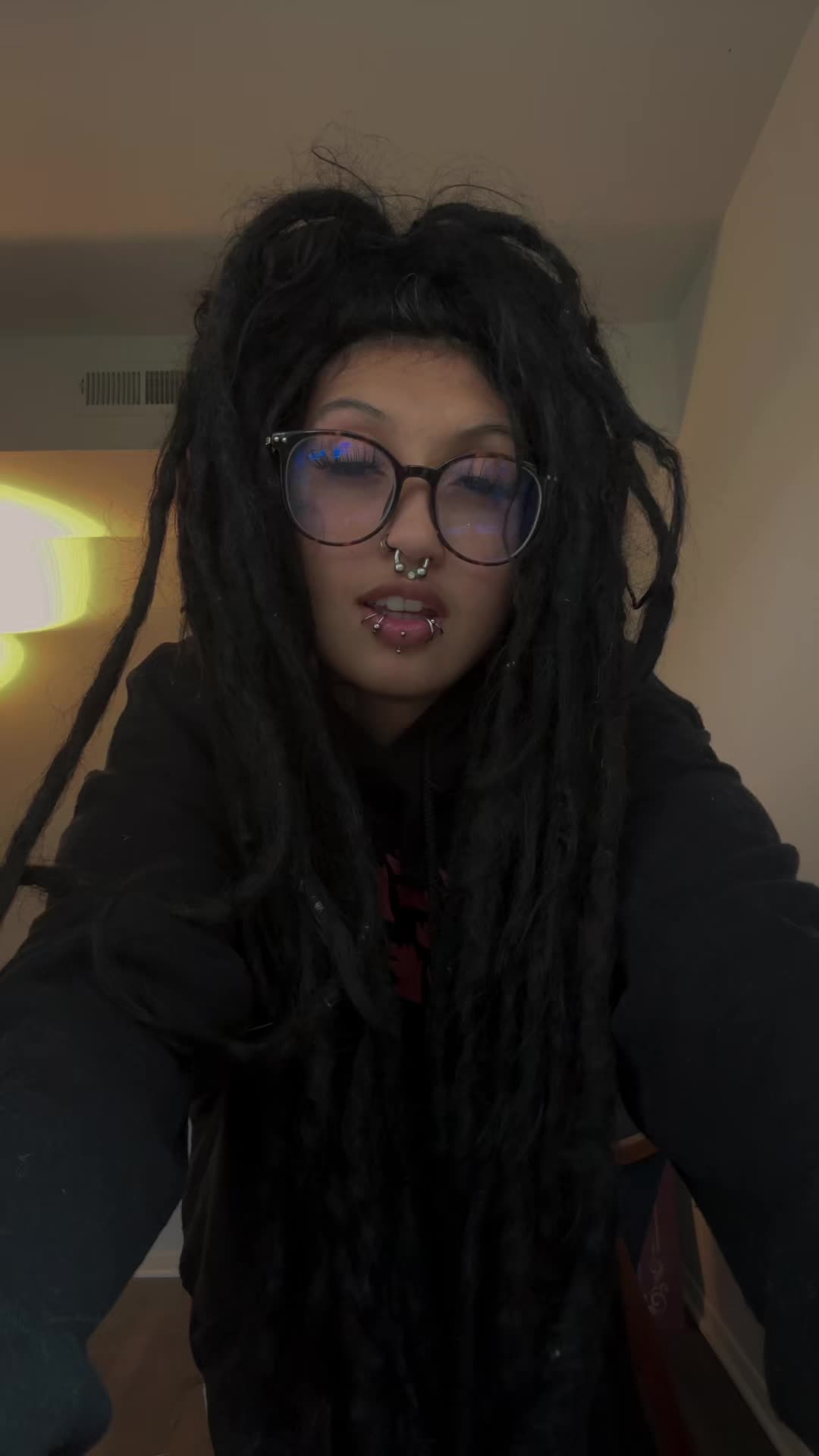 @t🕸