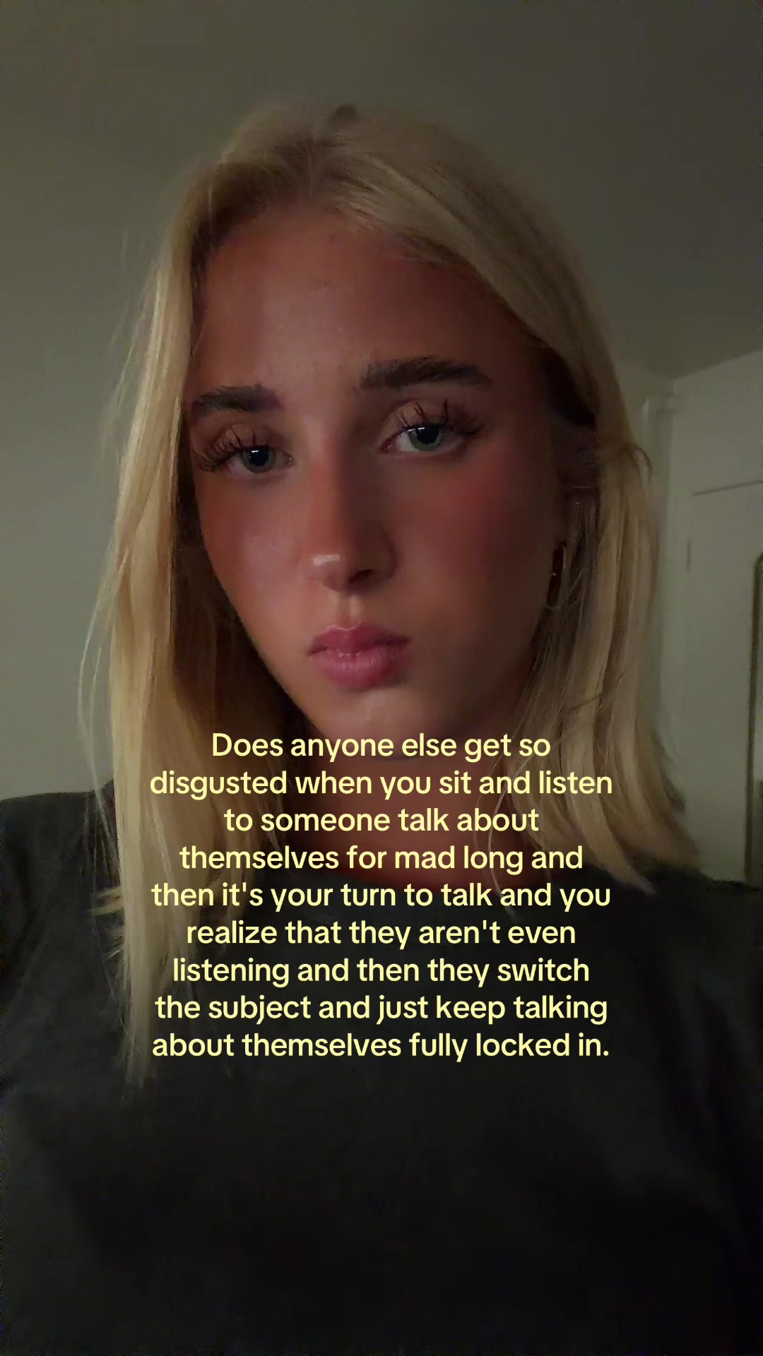 @theelliebarker