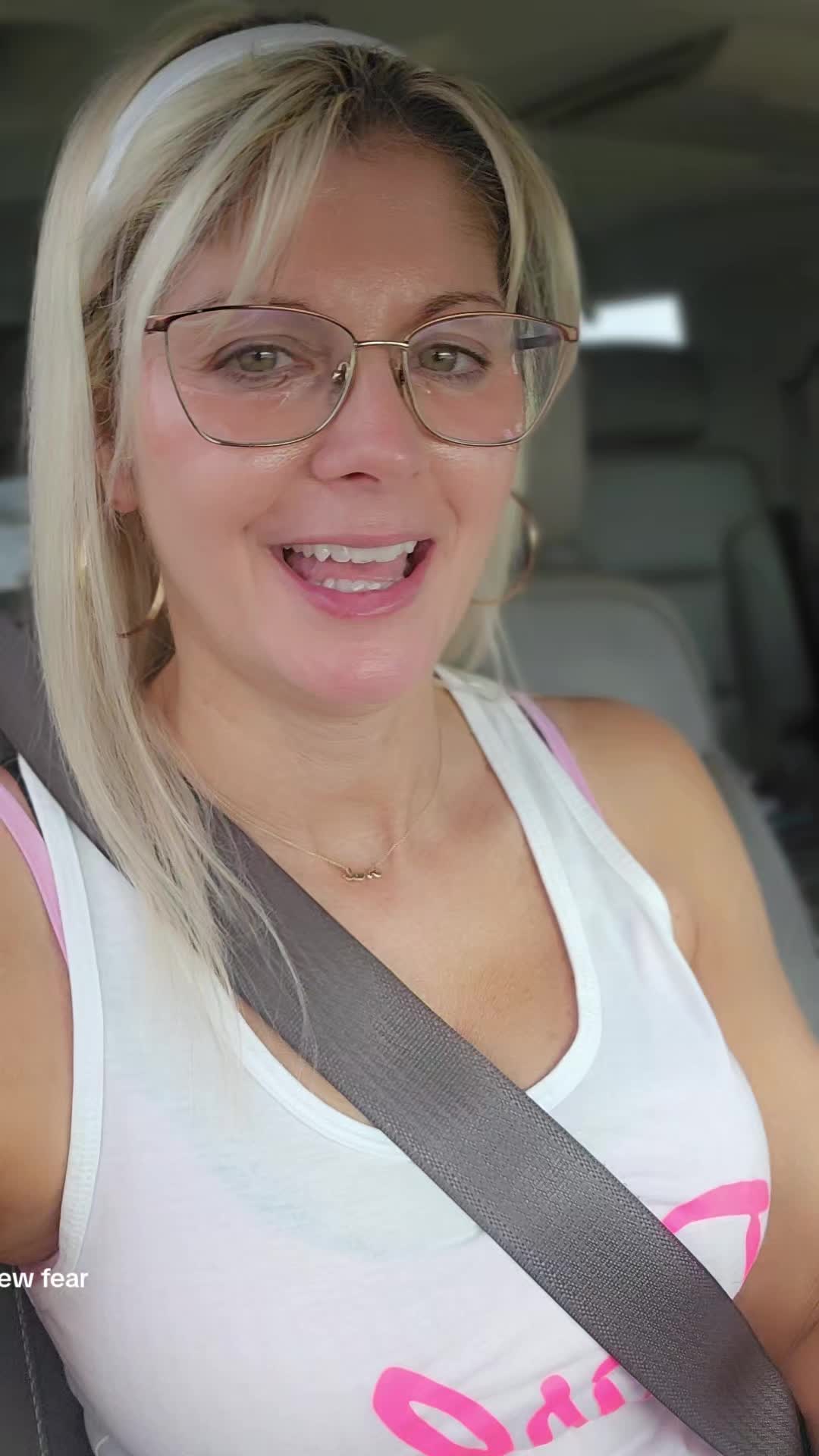 @Hollergirl01