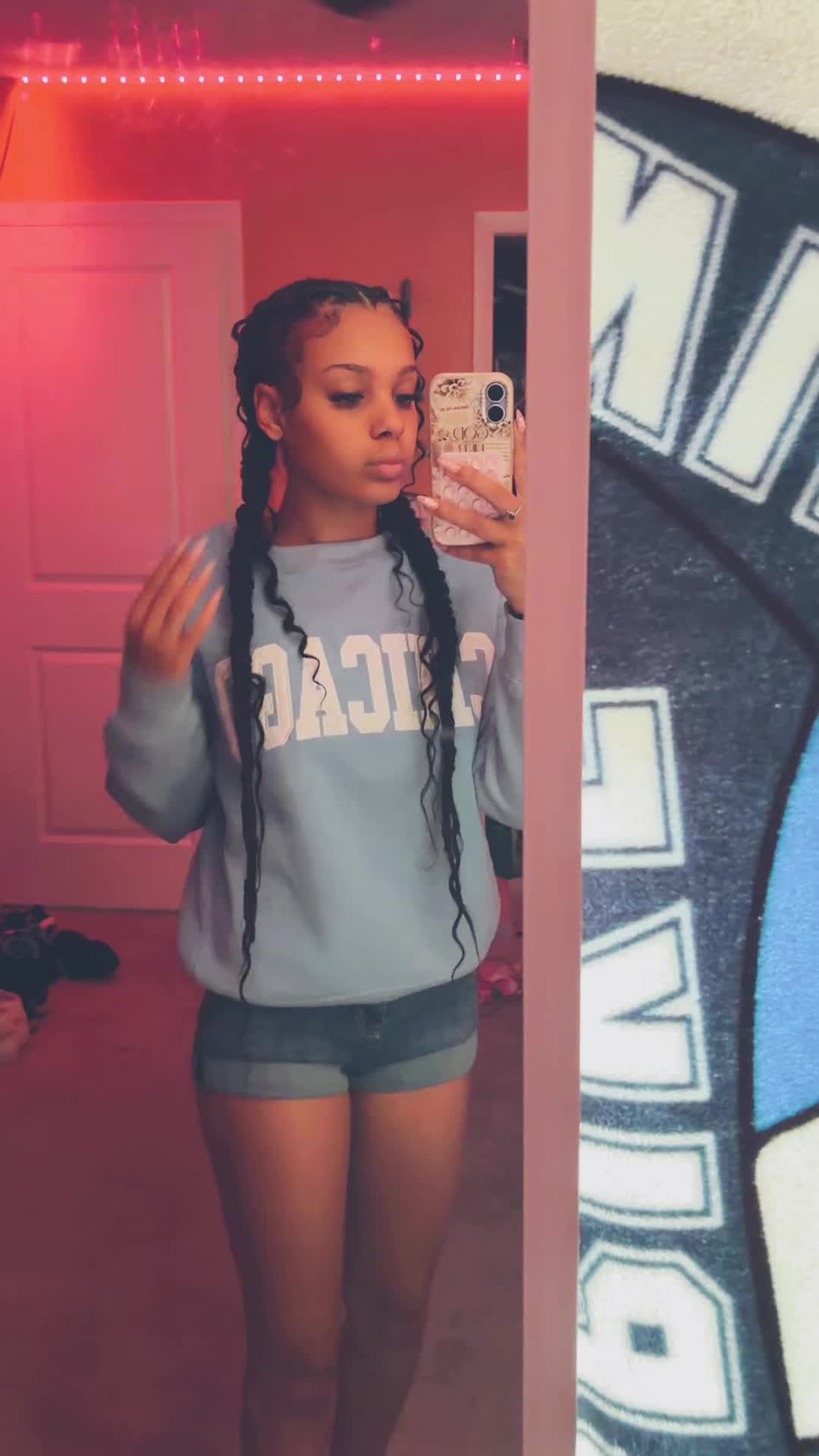 @ᥫ᭡.