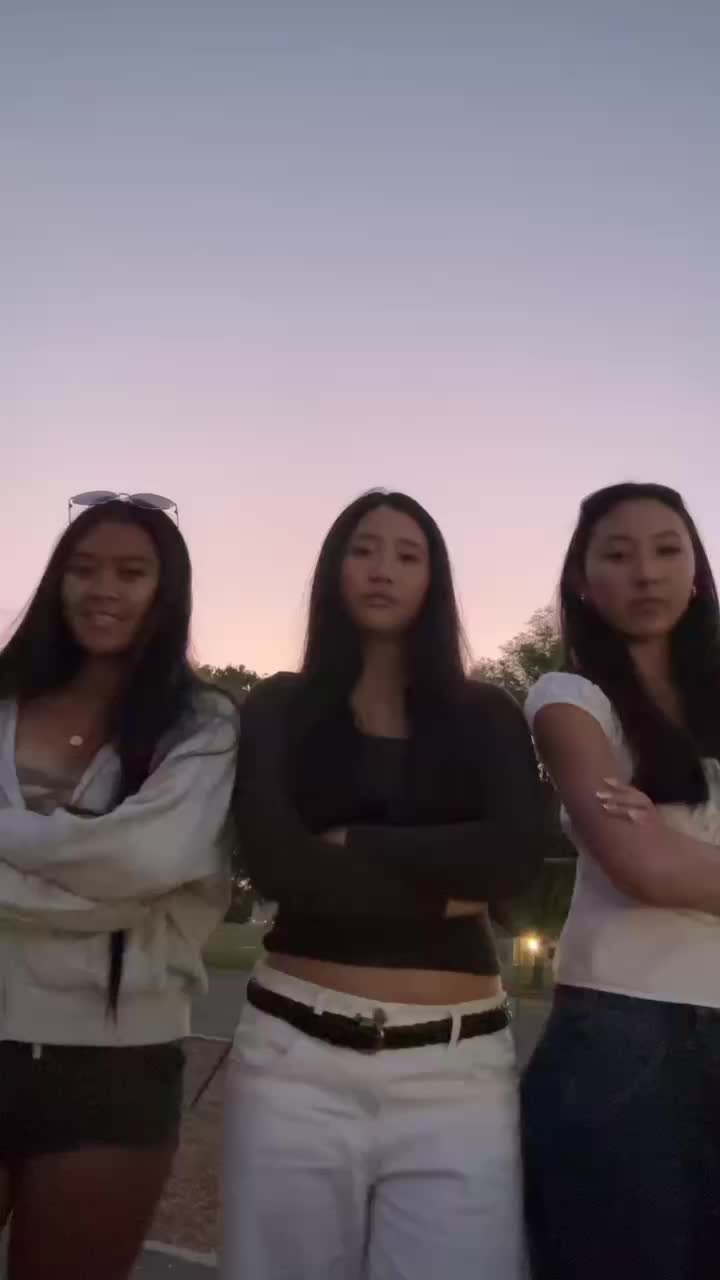 @ellabobella