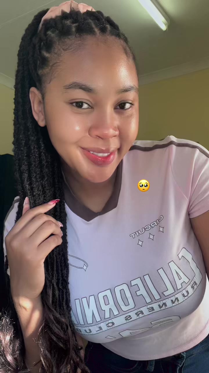 @Lelomo  ✨🌬️🇿🇦