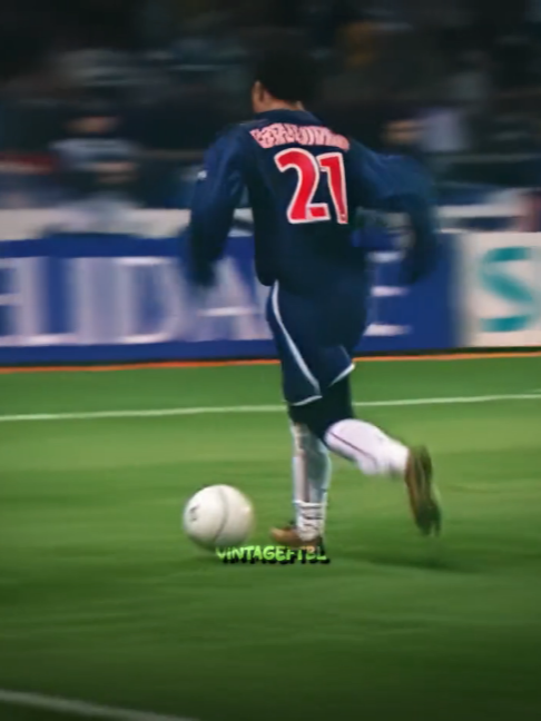 @Vintage Football