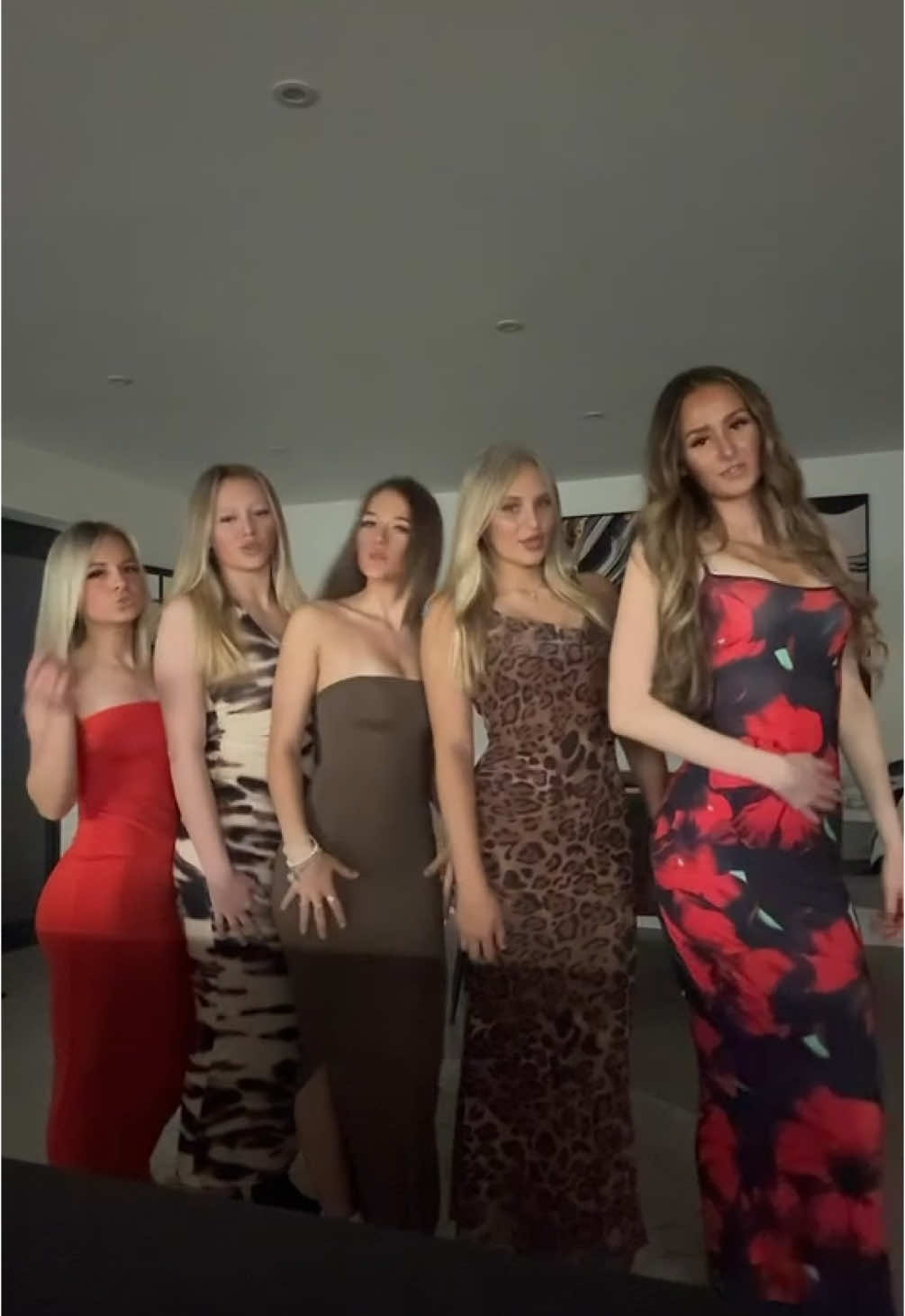 @𝐿𝒮𝒯