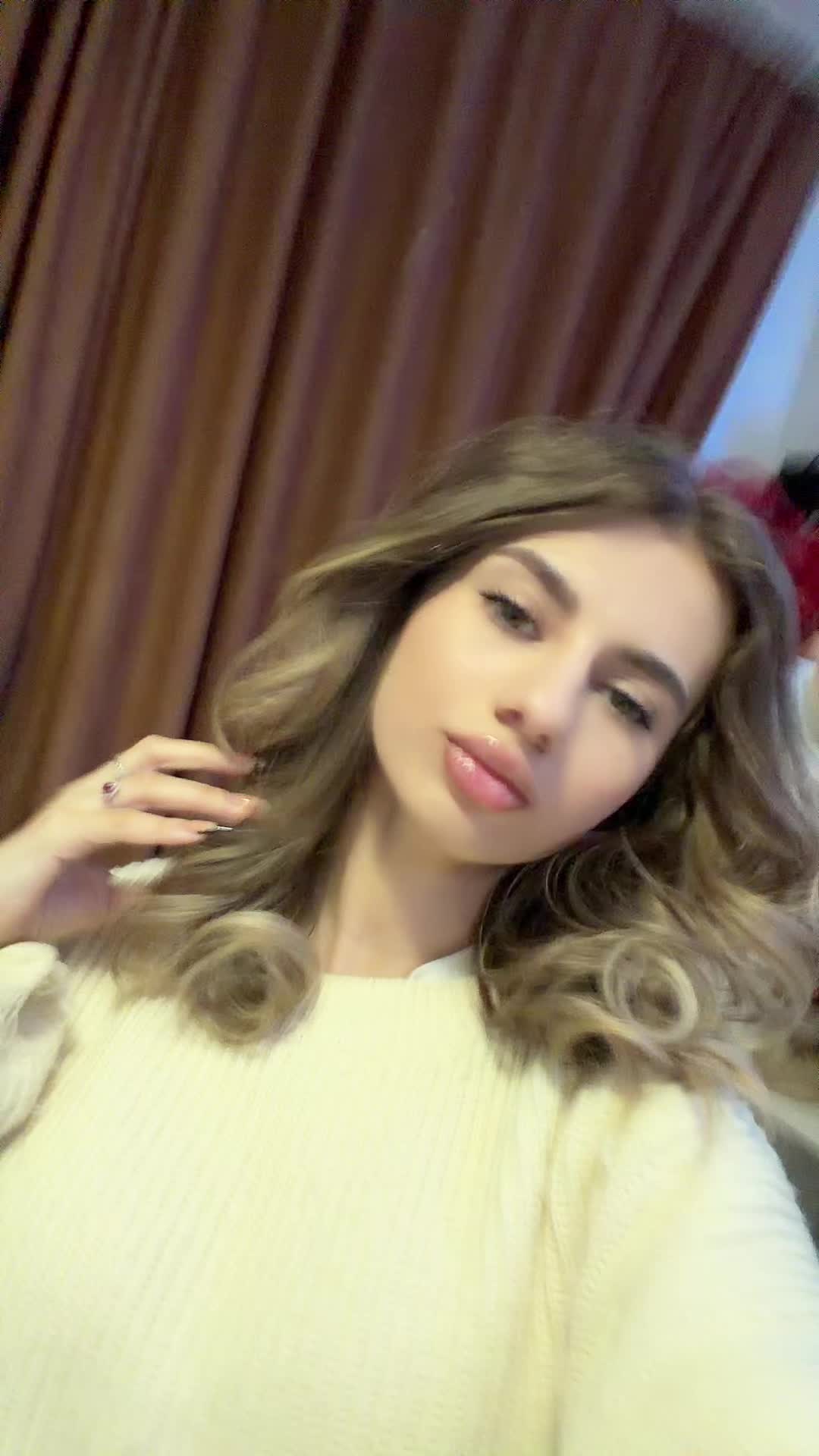 @🦦