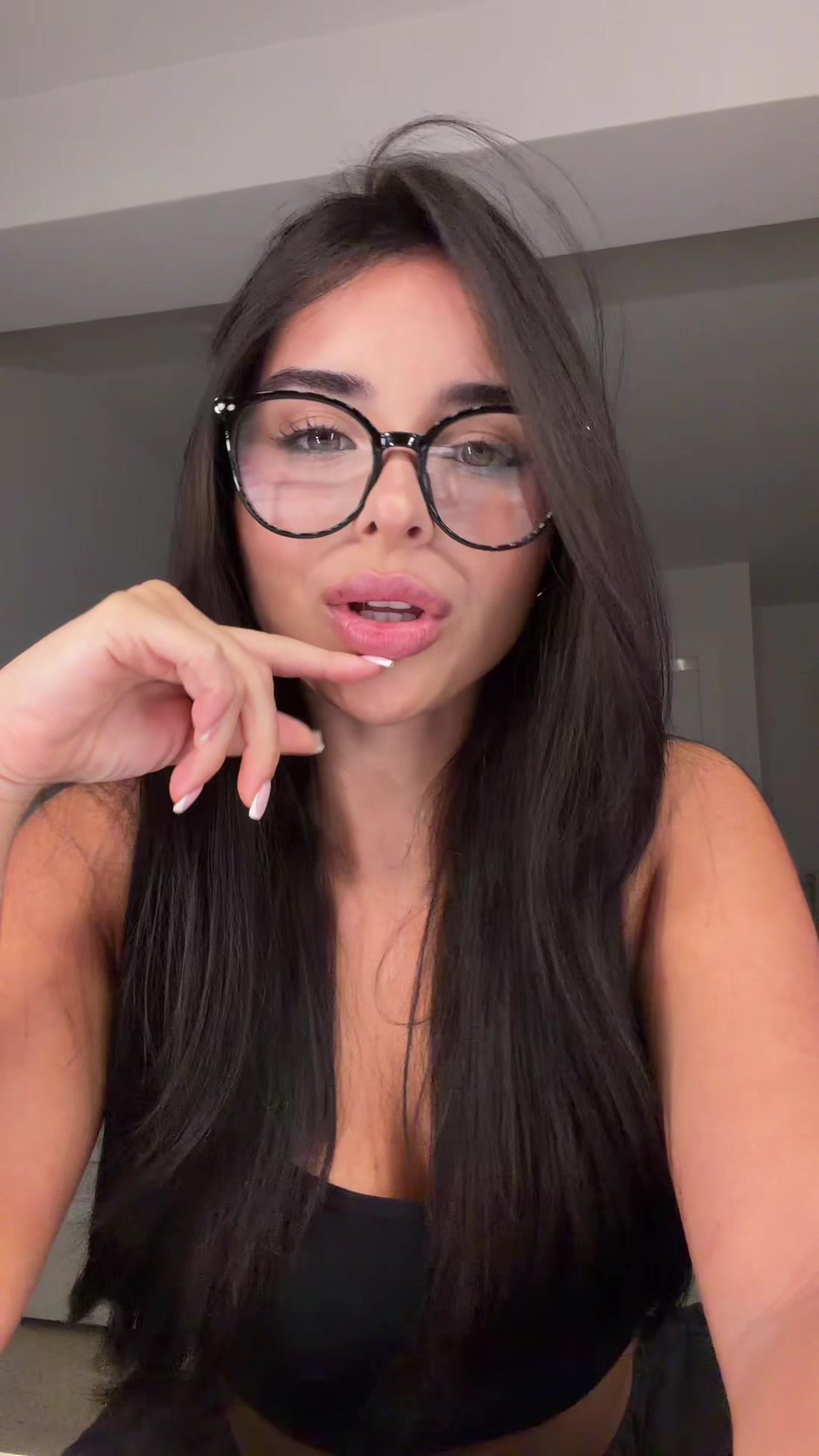 @vickyguez