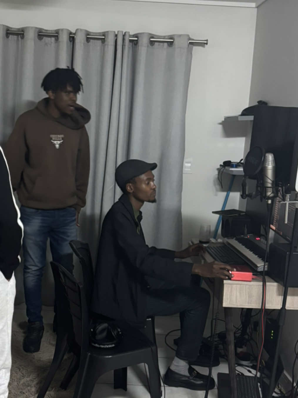 @PhemeloSaxer