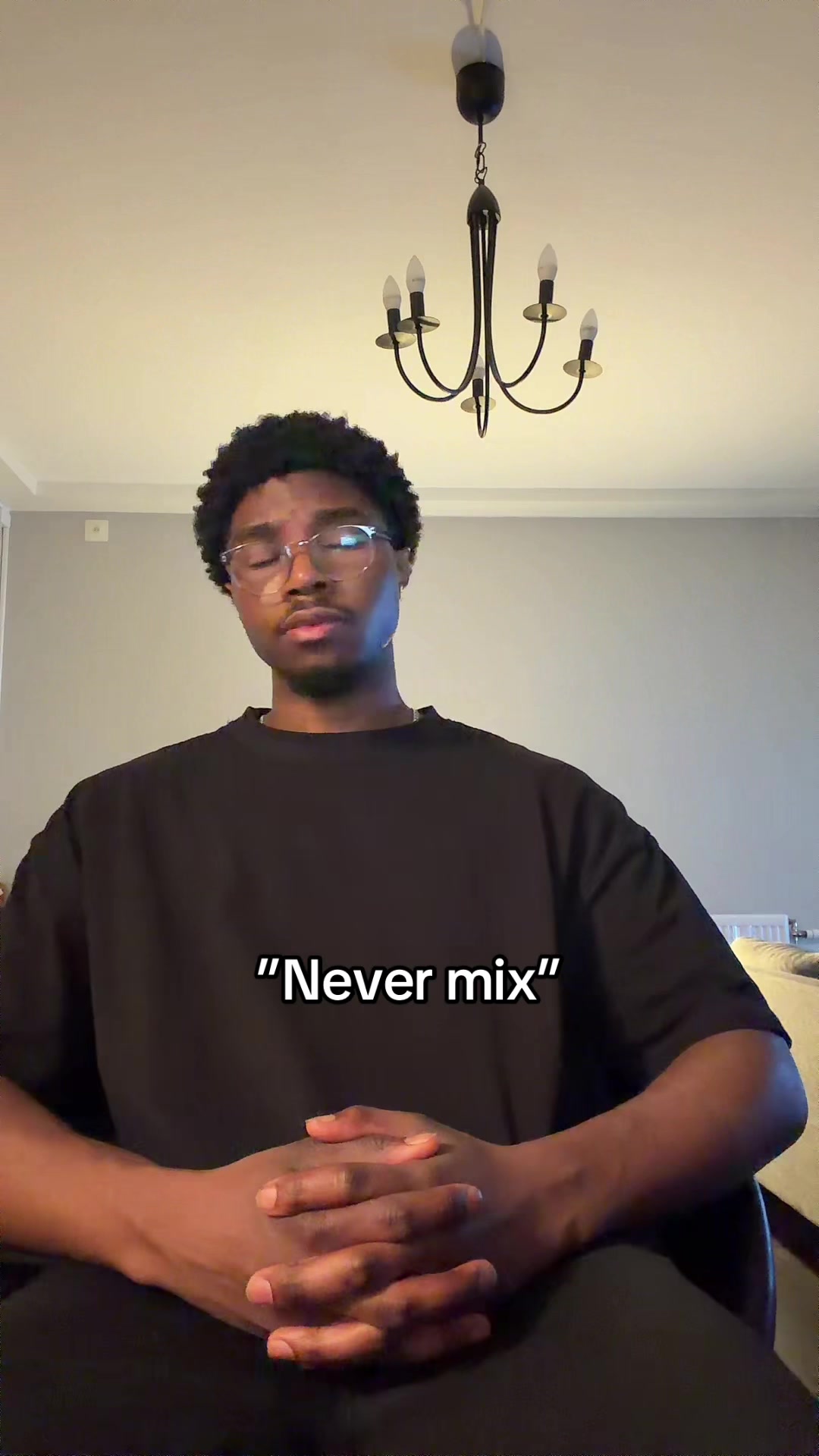 @「🕴🏾」