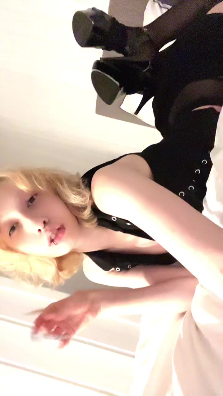 @тгк: лоли подхалимка