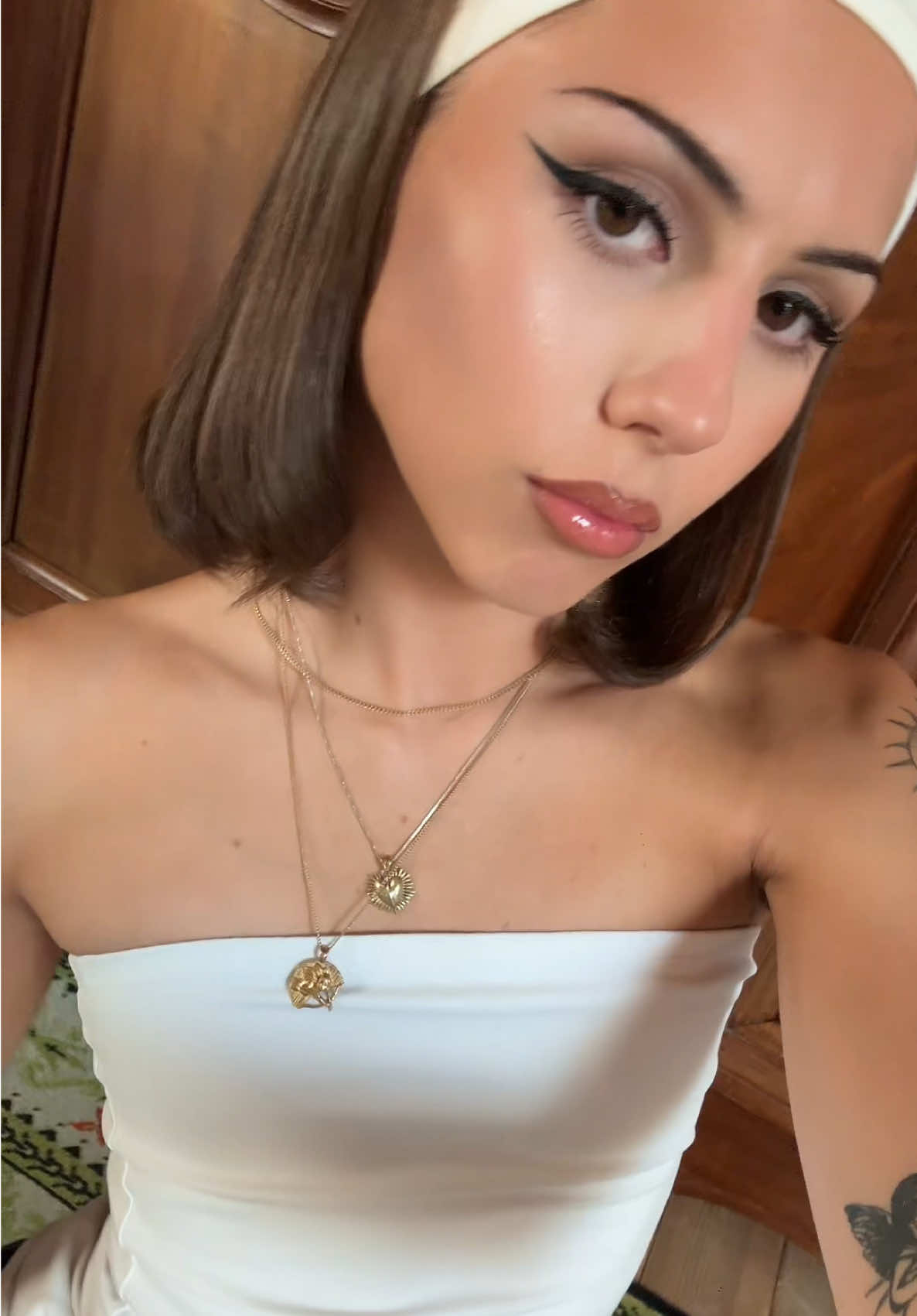 @THEHOUSEOFSIMONS