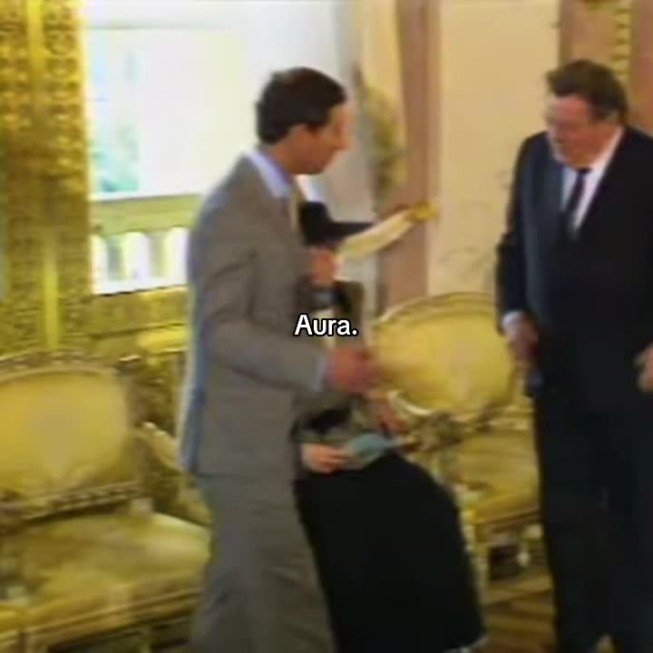 @𝔯𝔬𝔶𝔞𝔩𝔰.