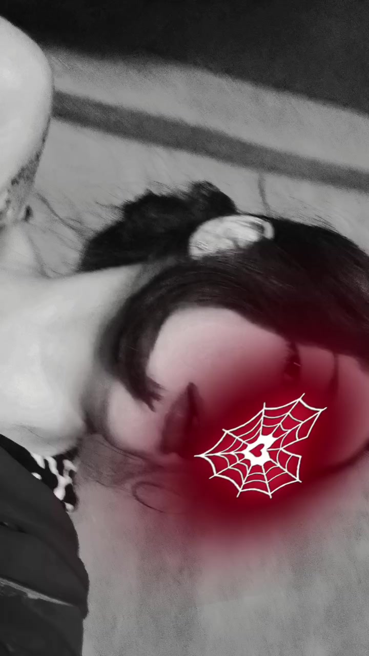 @♛ℚ𝖚ℰℰℕ♛ ⌁𝖔𝖋𝖋⌁ Lⱥh&Oslash;ℝe🔥