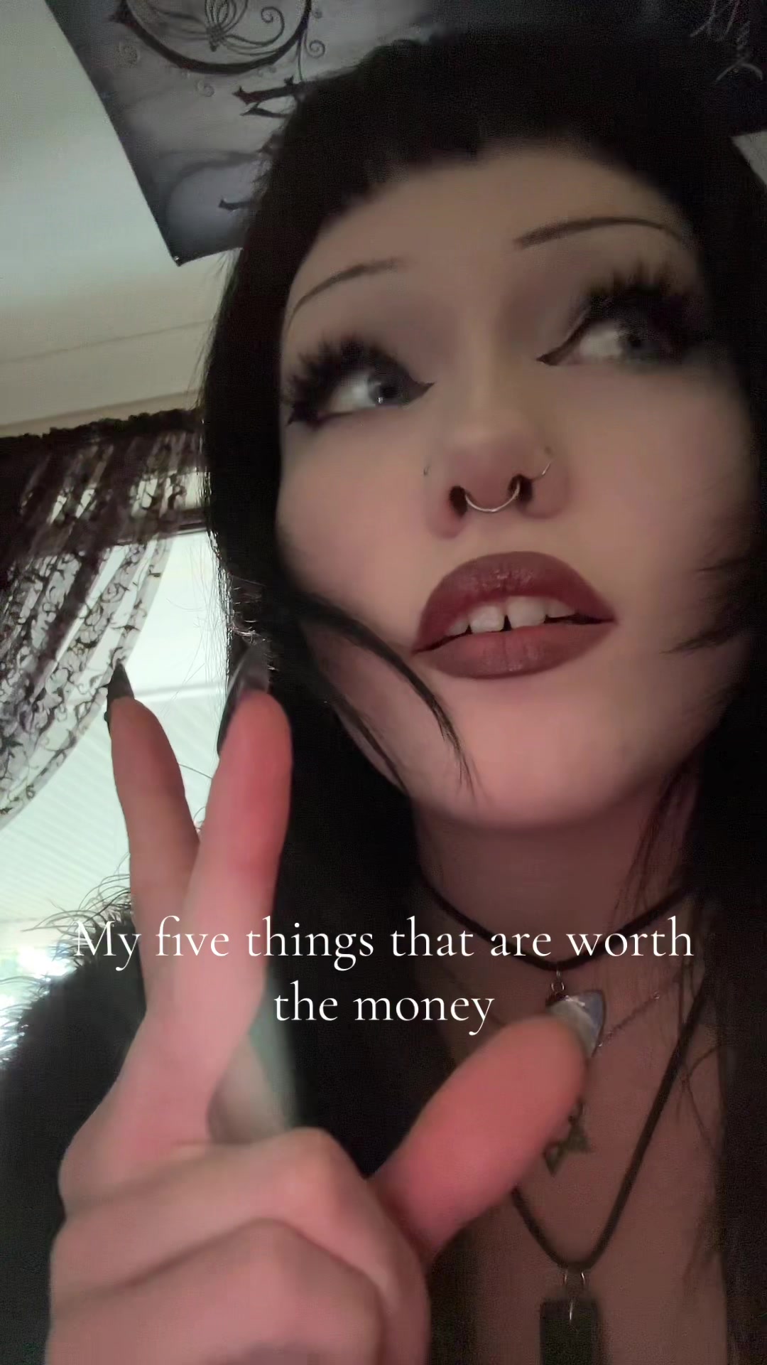 @Emily🦇🖤