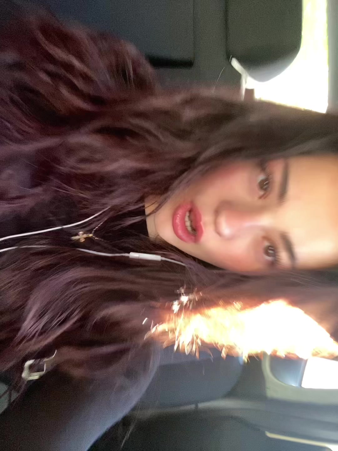@bella