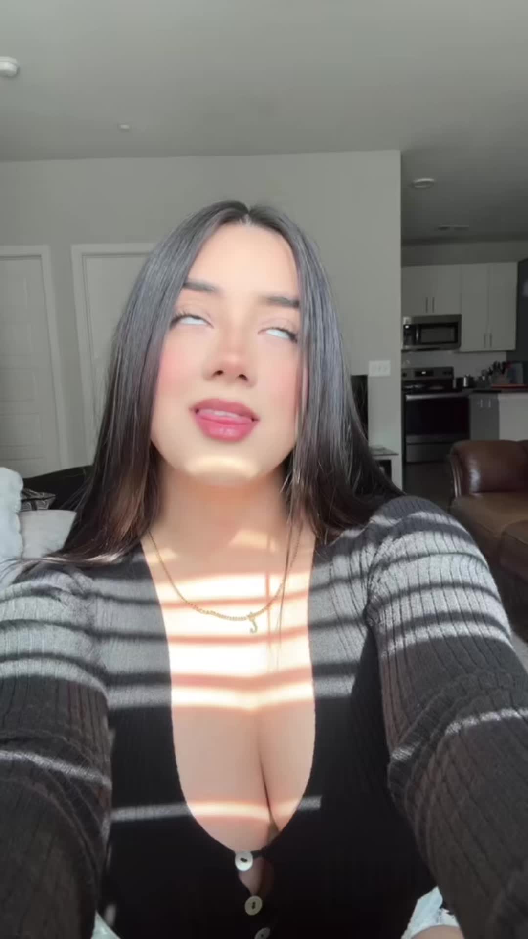 @Julie🦋