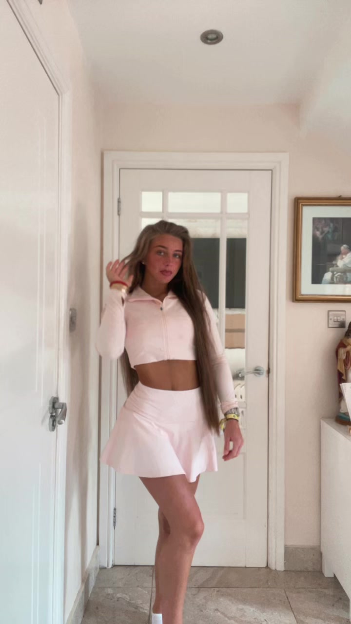 @shakira_doherty_