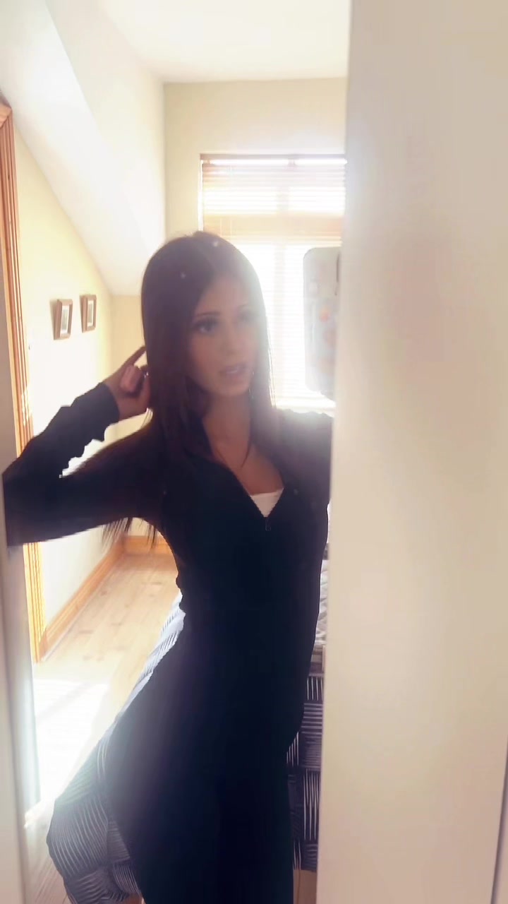 @𝐒𝐤𝐲𝐞 𝐚𝐥𝐛𝐞𝐫𝐭𝐬 👸🏽
