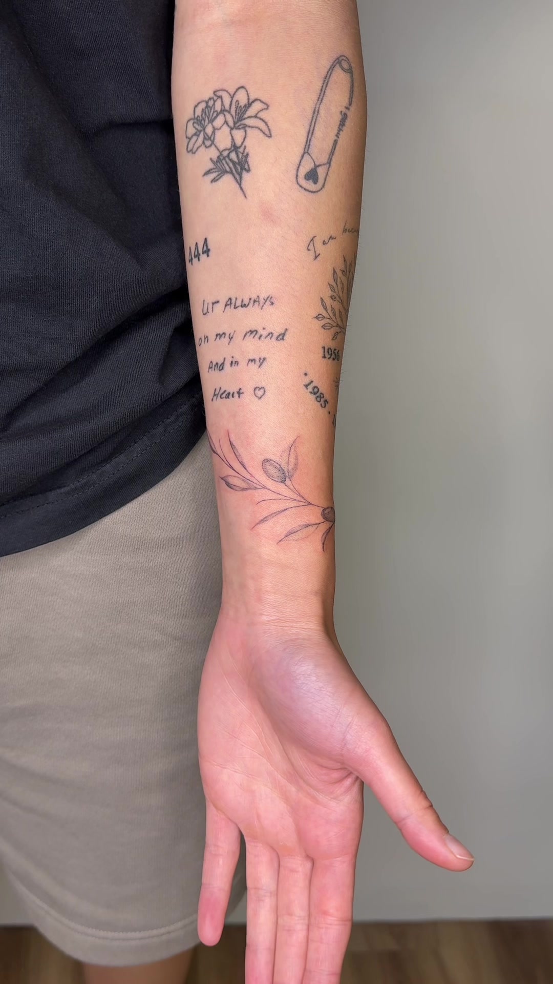 @myah | fine line tattoo artist