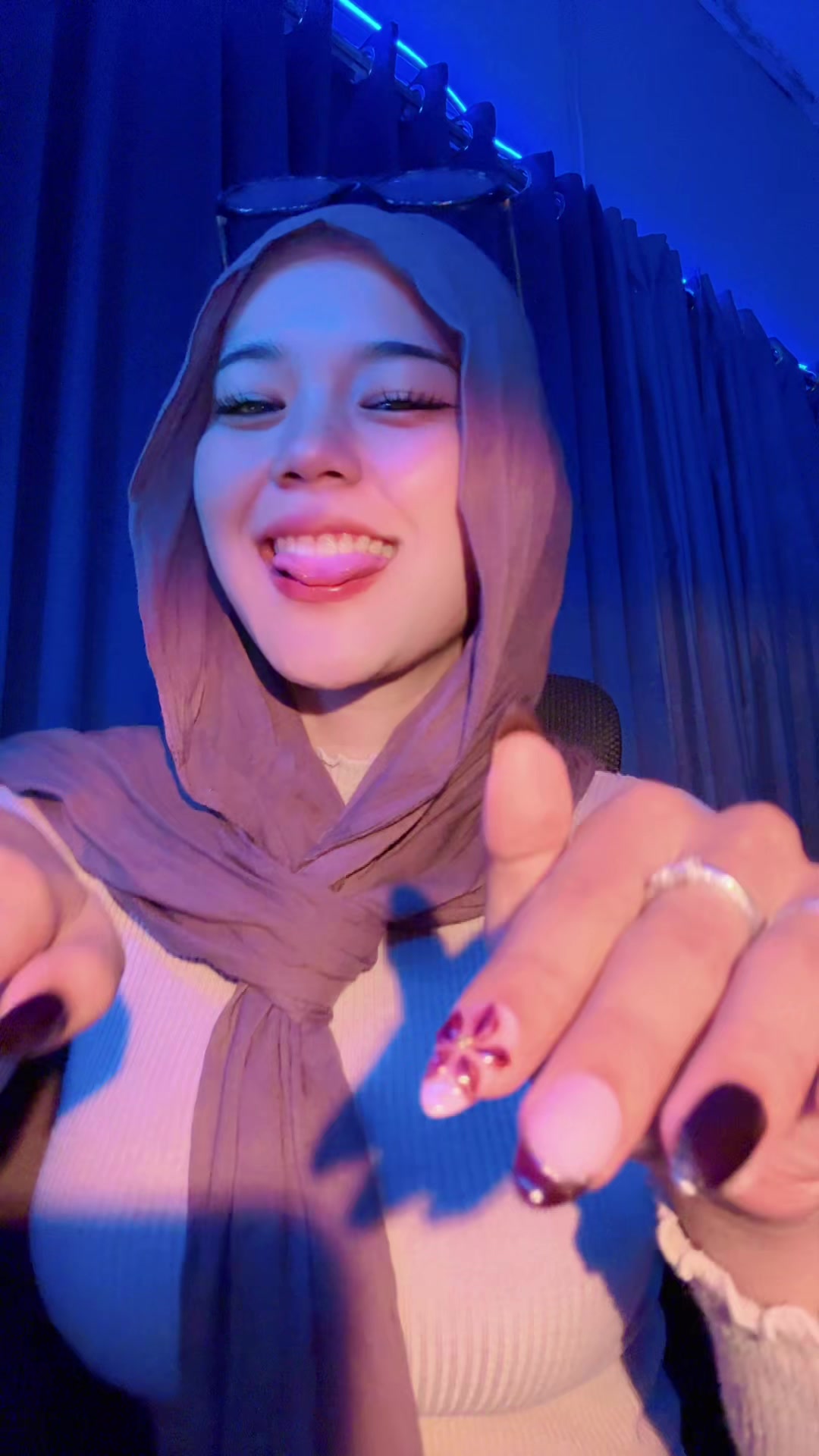 @Ayang
