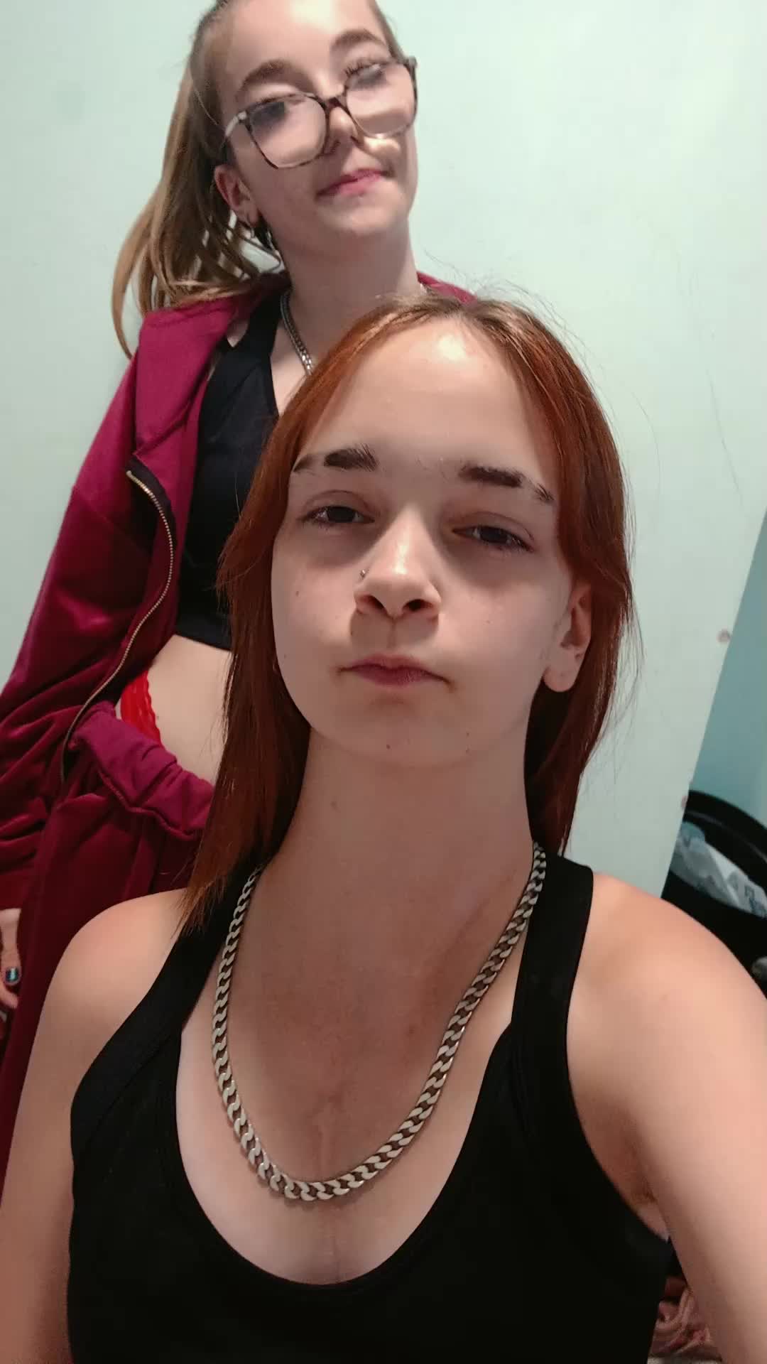 @👩❤️💋👩