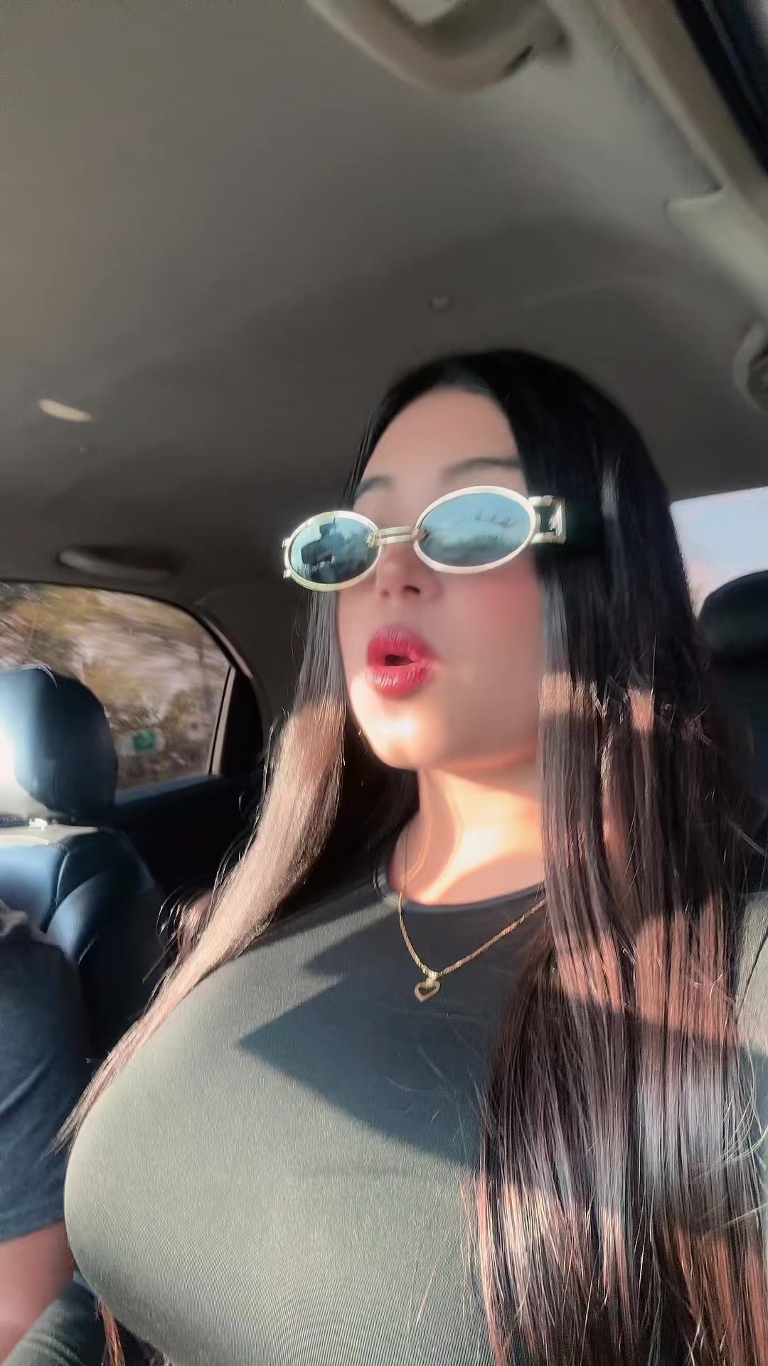 @Julissa Castro 🦍🖤🍀