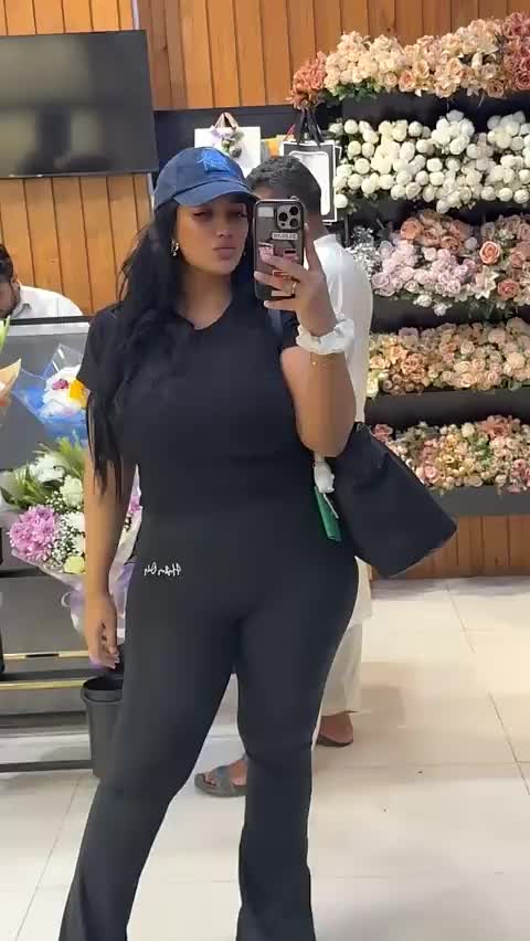 @Mathira khan Official
