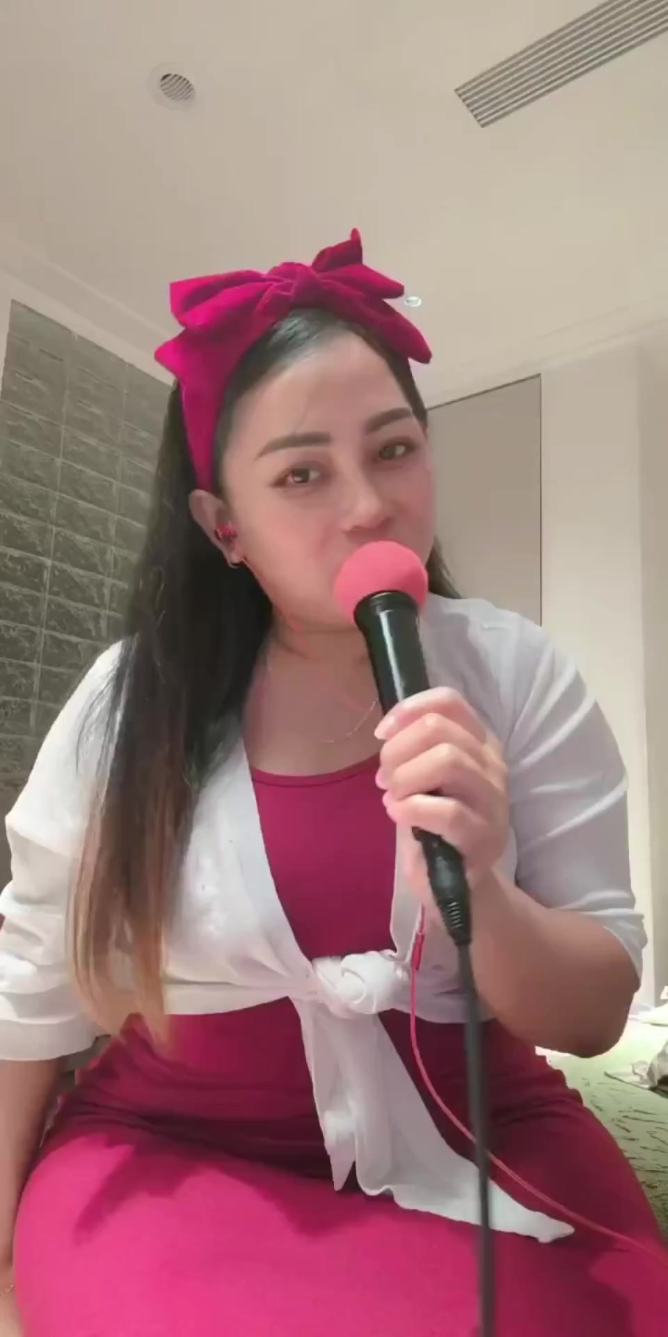 @๐ฎ๐ฉ๐Nonik Masinih ๐๐จ๐ณ