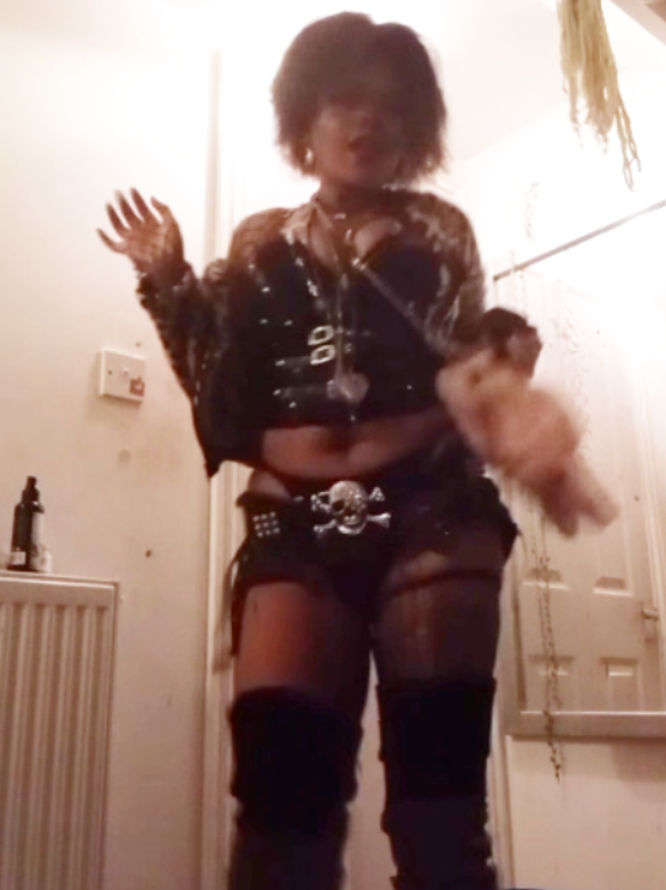 @༒☠︎⋆˚𓆩𝓒𝓱𝓮𝓻𝓲𝓮 𓆪‧⋆☠︎˚🪽
