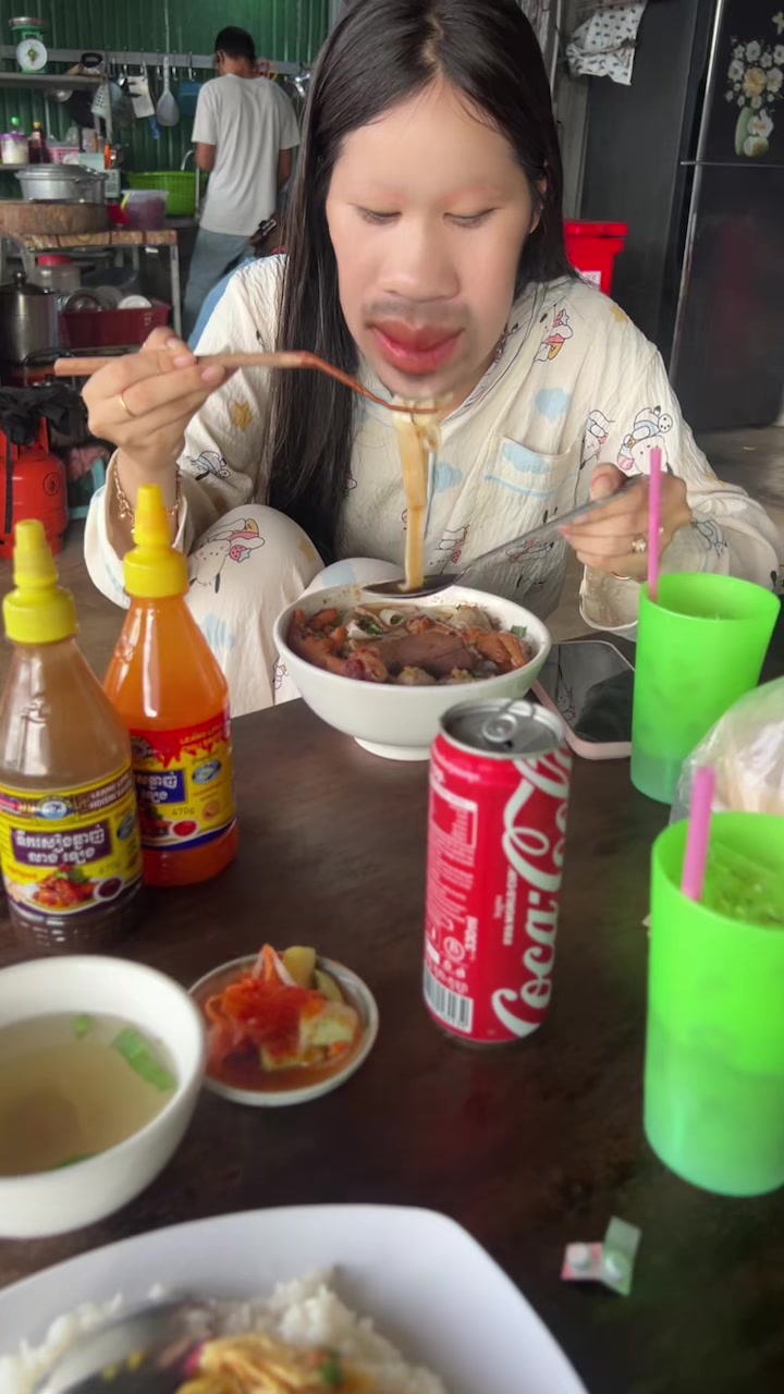 @Komjopek-