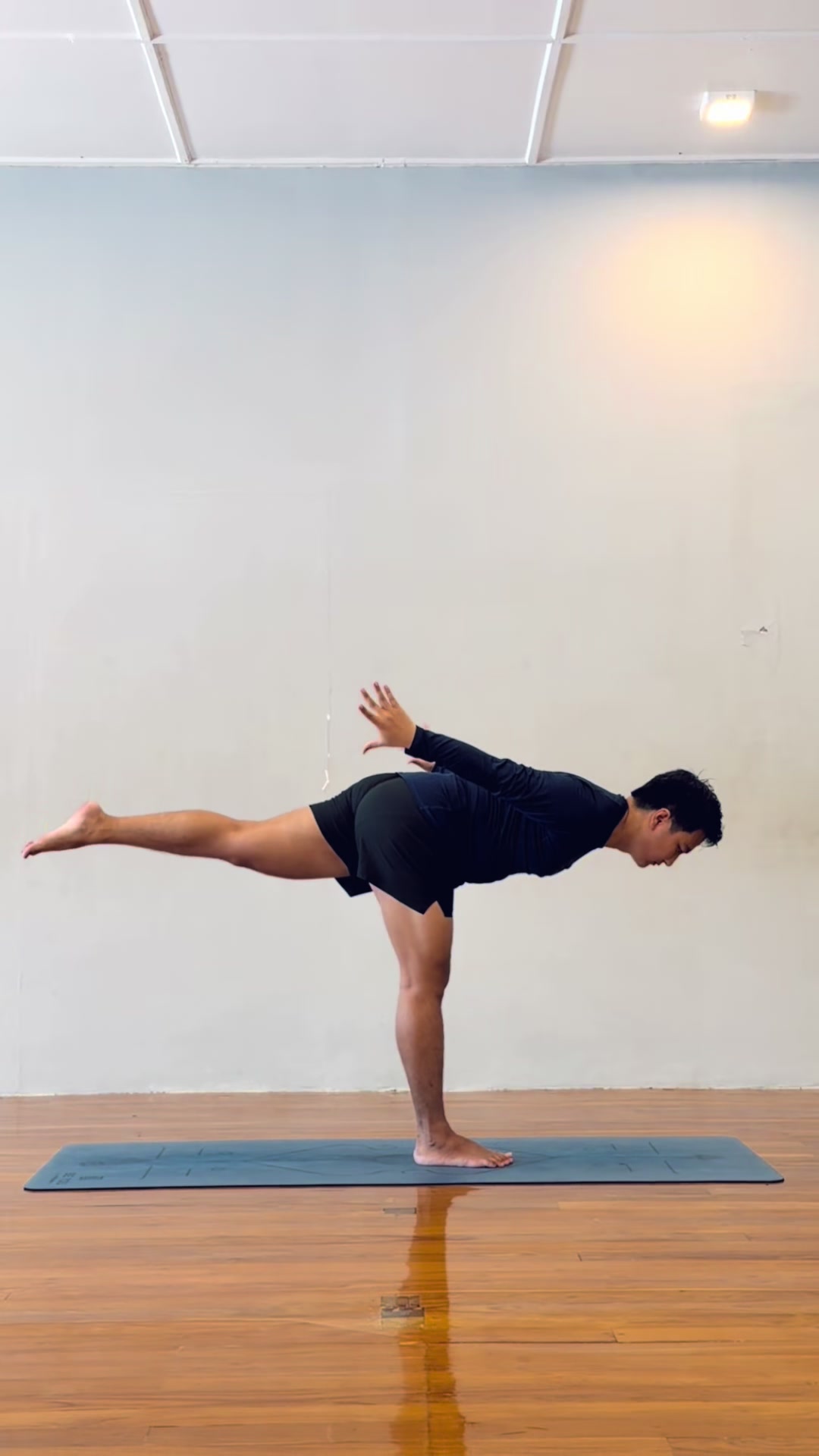 @Yoga With ááᏠThurein đ§âď¸