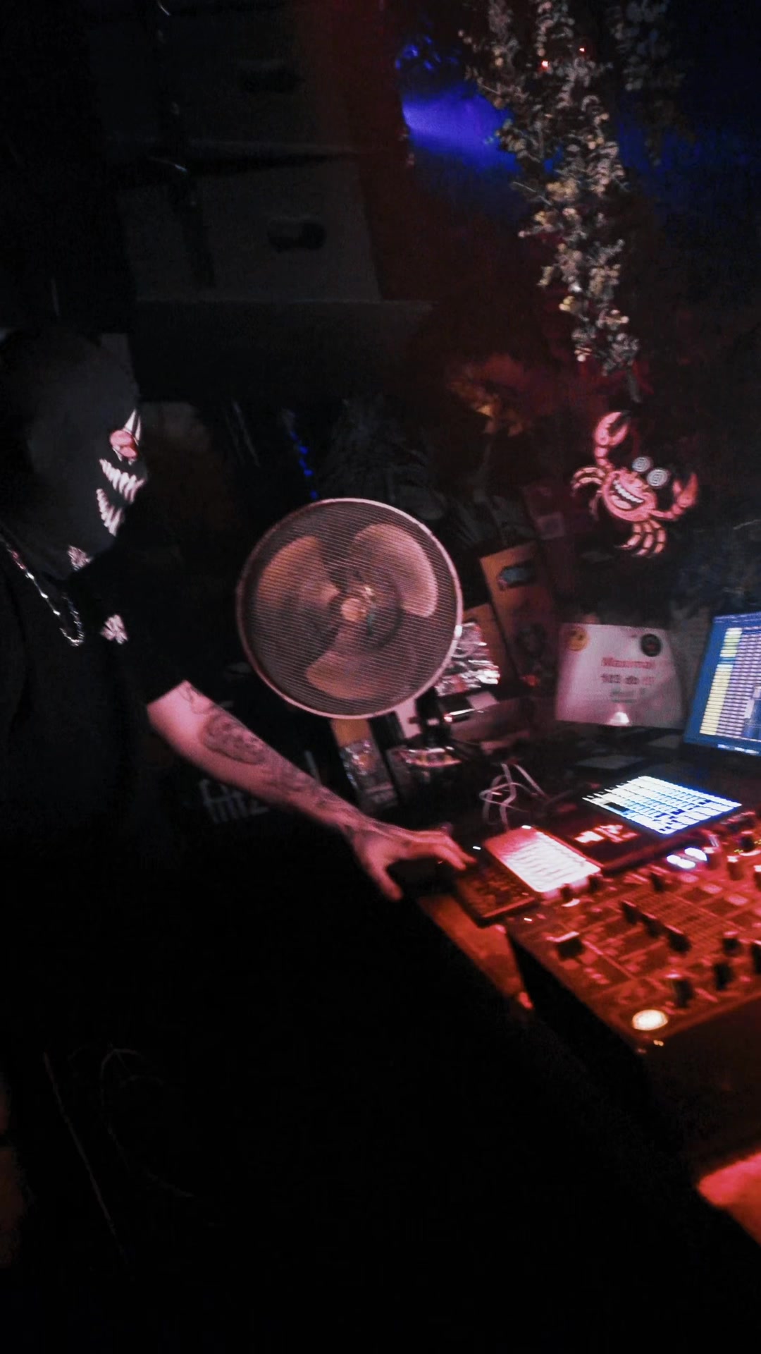 @Schizo.Live