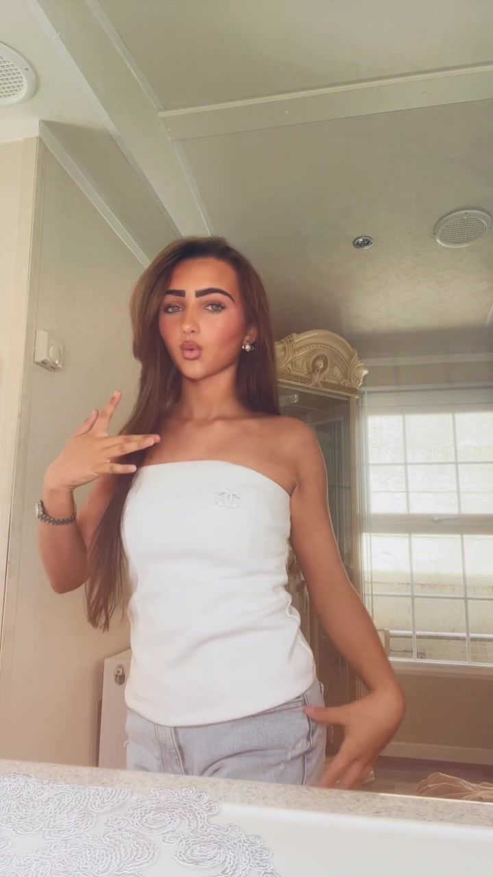@𝒲𝒾𝓃𝓃𝒾ℯ 𝓂𝒶𝓇𝒾ℯ 👸🏽