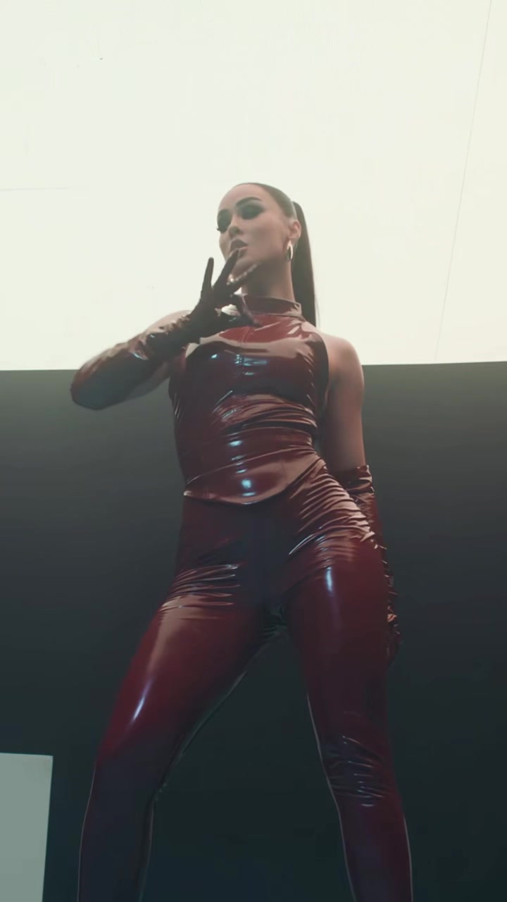 @𝗱𝗮𝗶𝗹𝘆𝘅𝗵𝗲𝗻𝘀𝗶𝗹𝗮