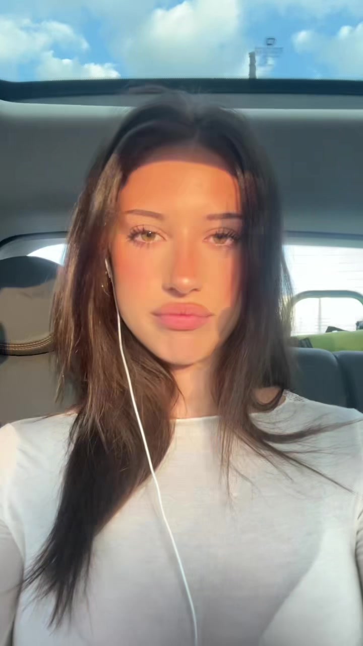 @𝒩𝑜𝓋𝒶🧁🐒