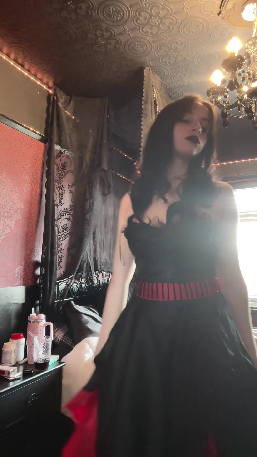 @evieneedcat
