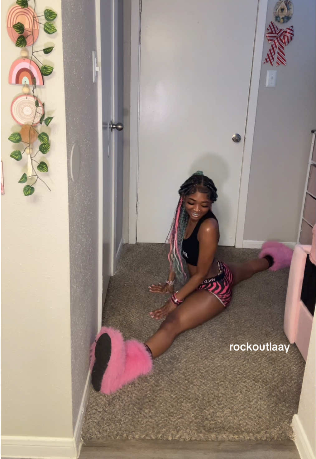 @rockoutlaay