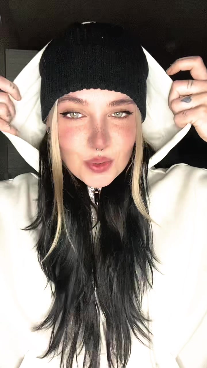 @Chrissy 🔮🕉