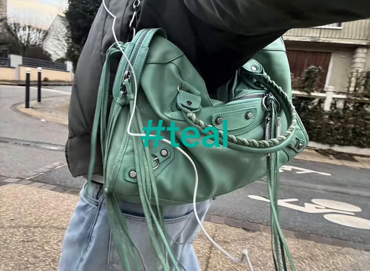 @૨