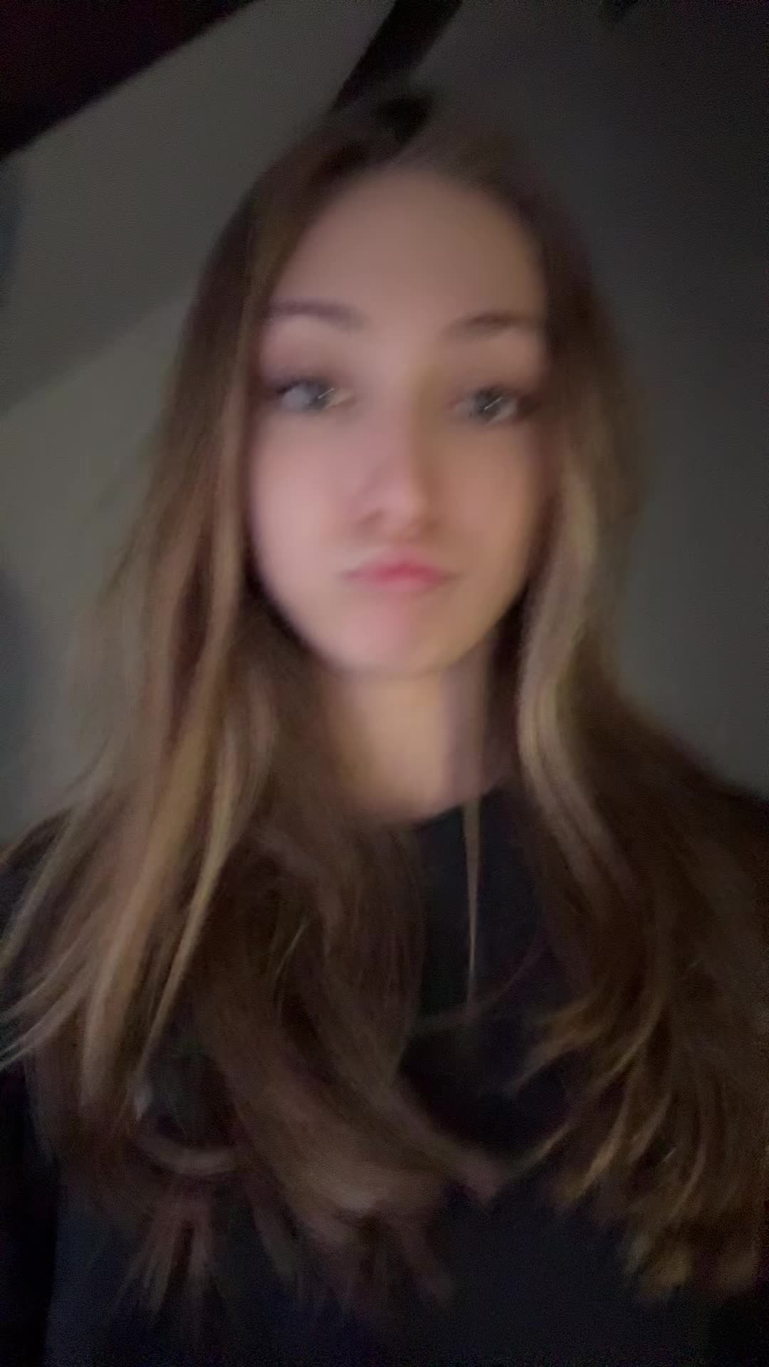 @🐝