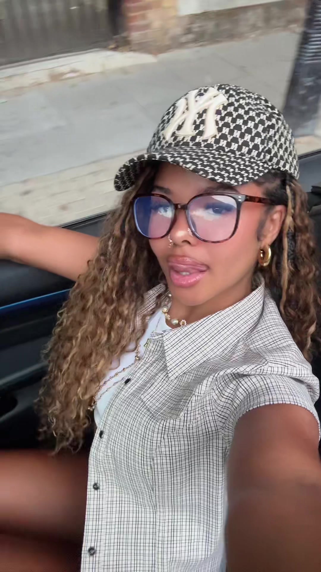 @hotgirlhollyy