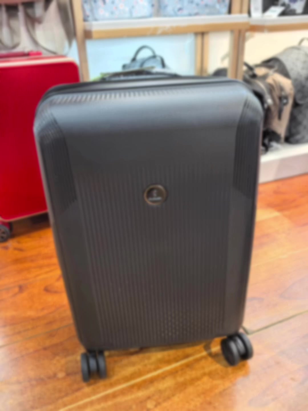 @zeeshanluggagebag
