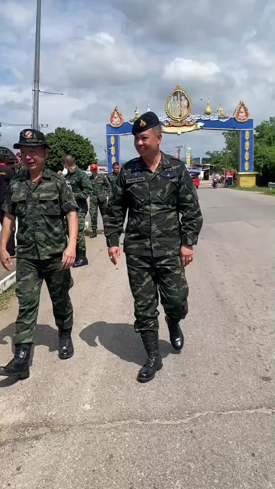 @พ่อหนุ่มยิ้มหวาน