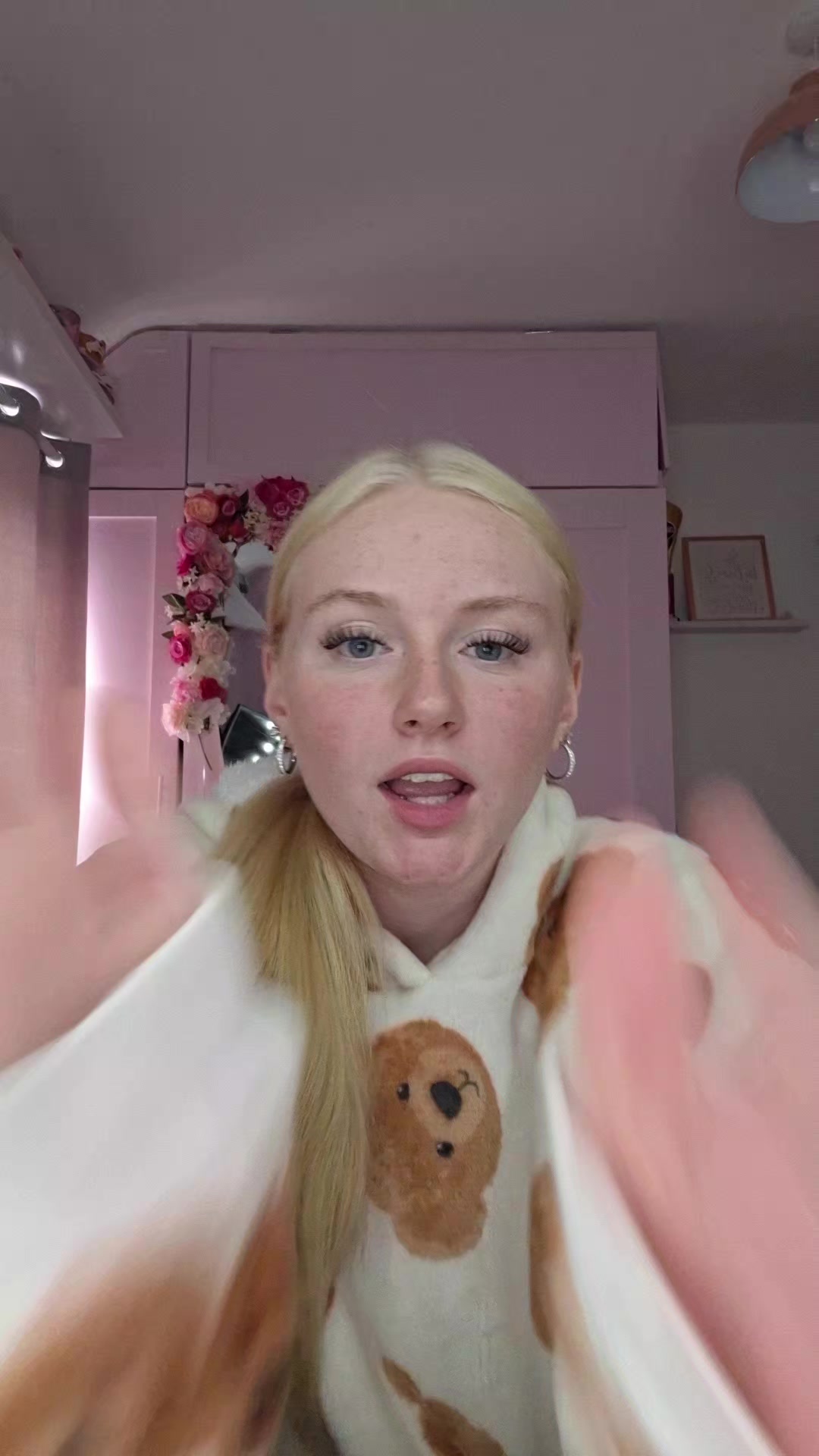 @AnnieLee