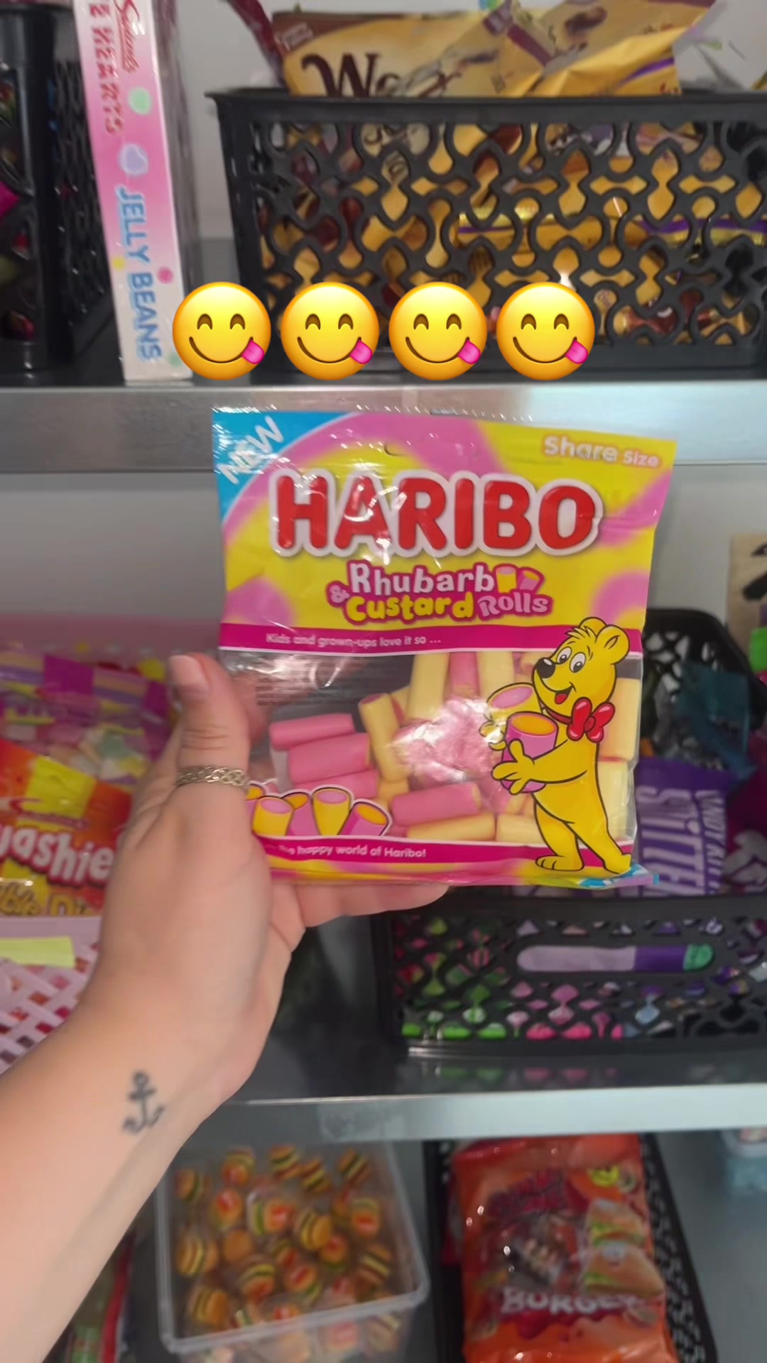 @Bellasboxesuk
