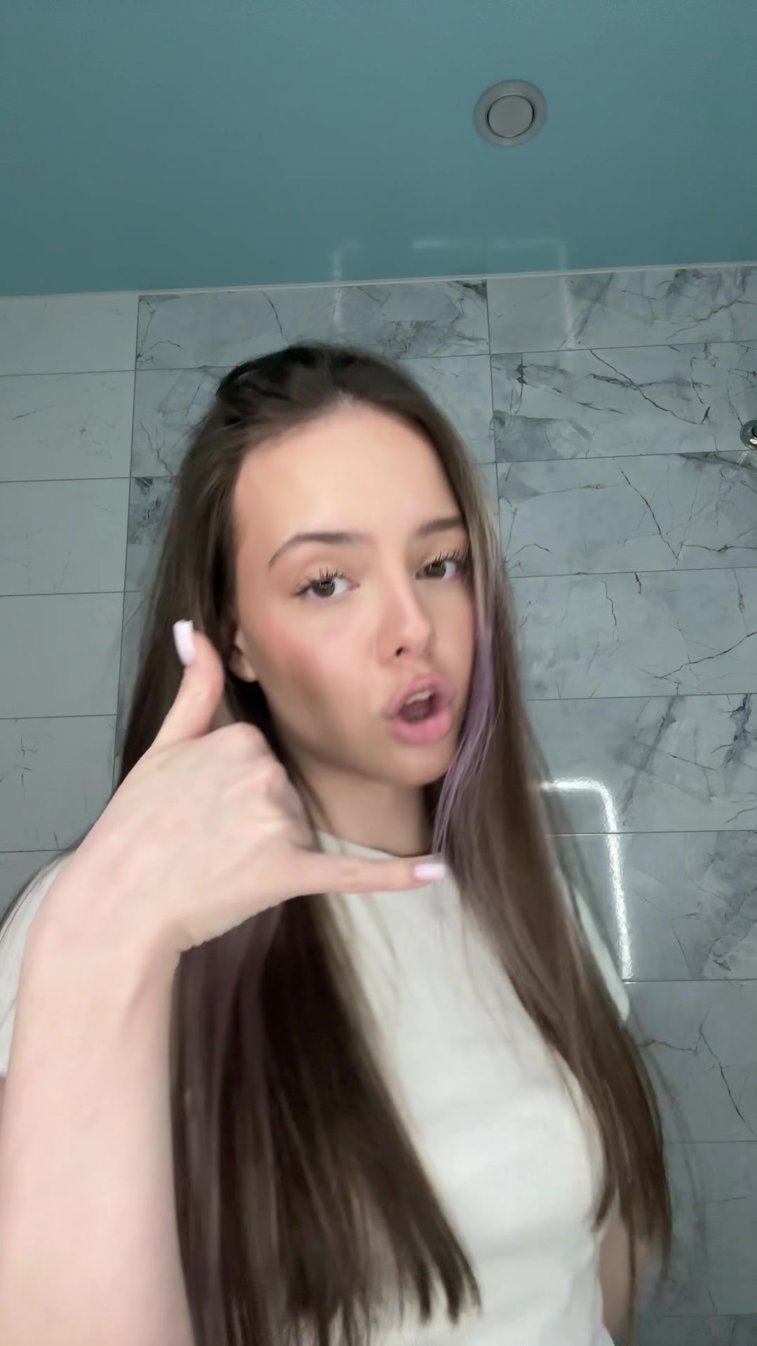 @полина🤲🏻
