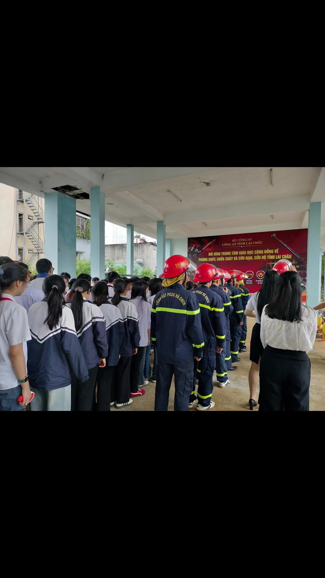 @C&ocirc; Huyền Ngữ Văn